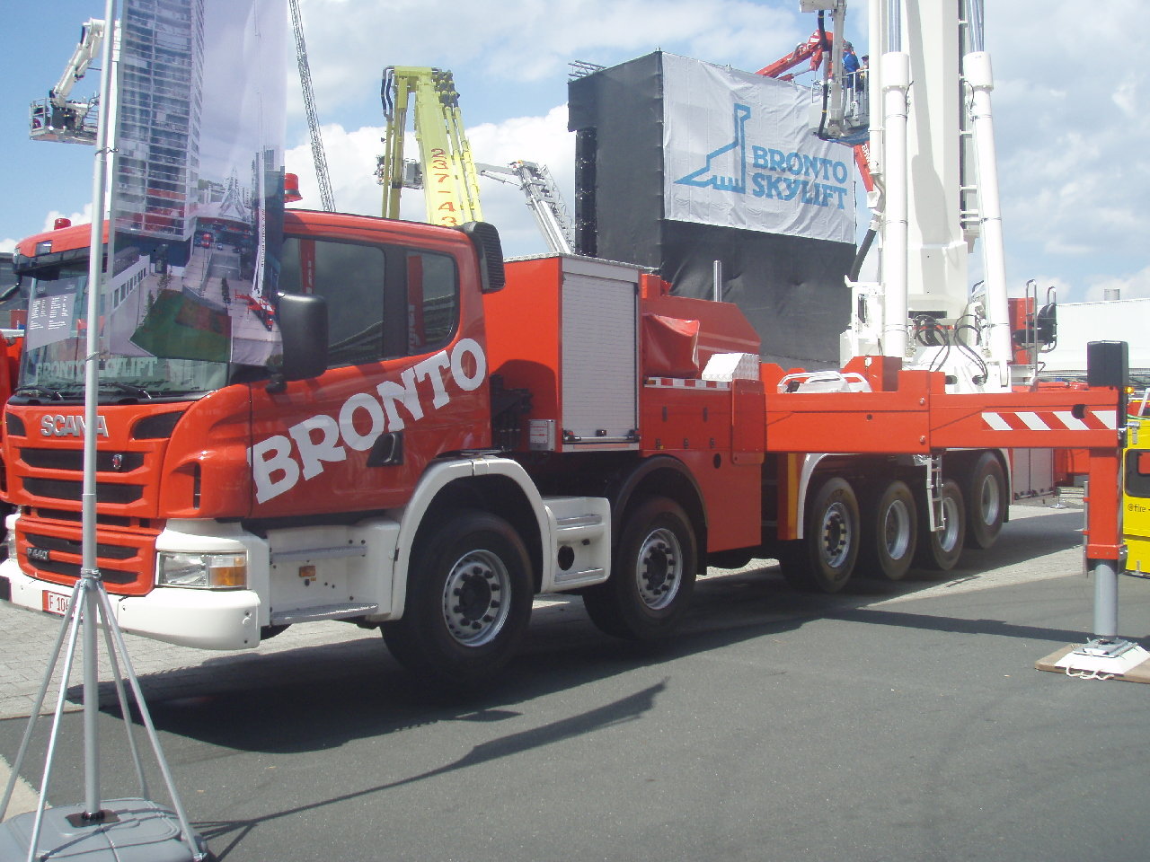 P6100098